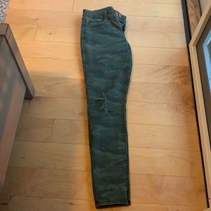 Size 3 Arizona Ripped Camo Jeans